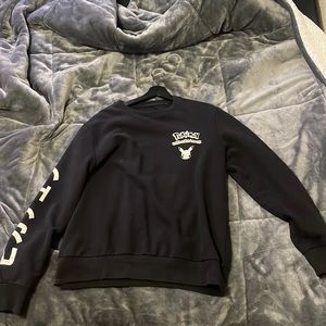 Pokémon sweater size xl